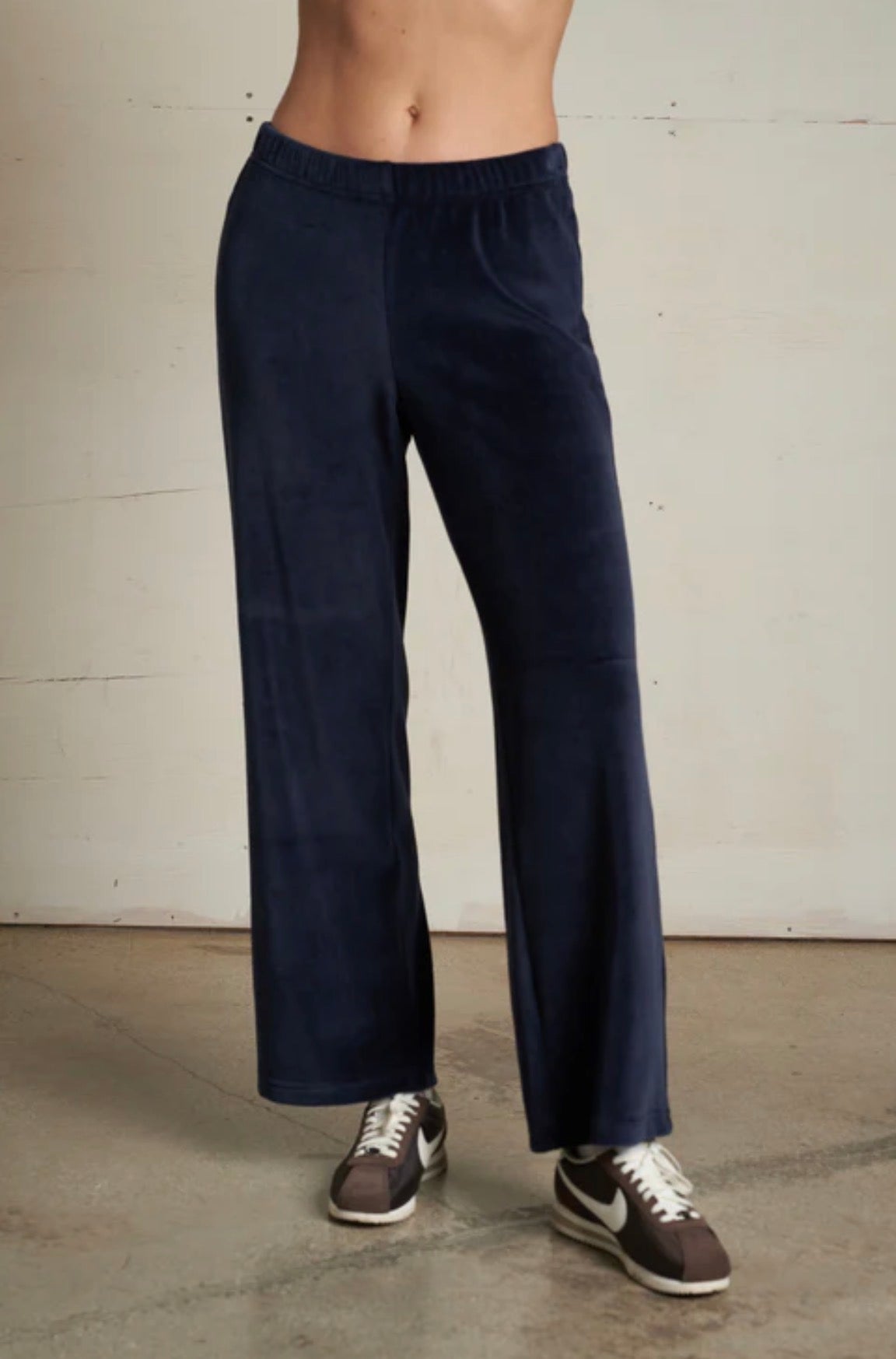 perfectwhitetee Alex Velour Pull On Sweatpant - Navy