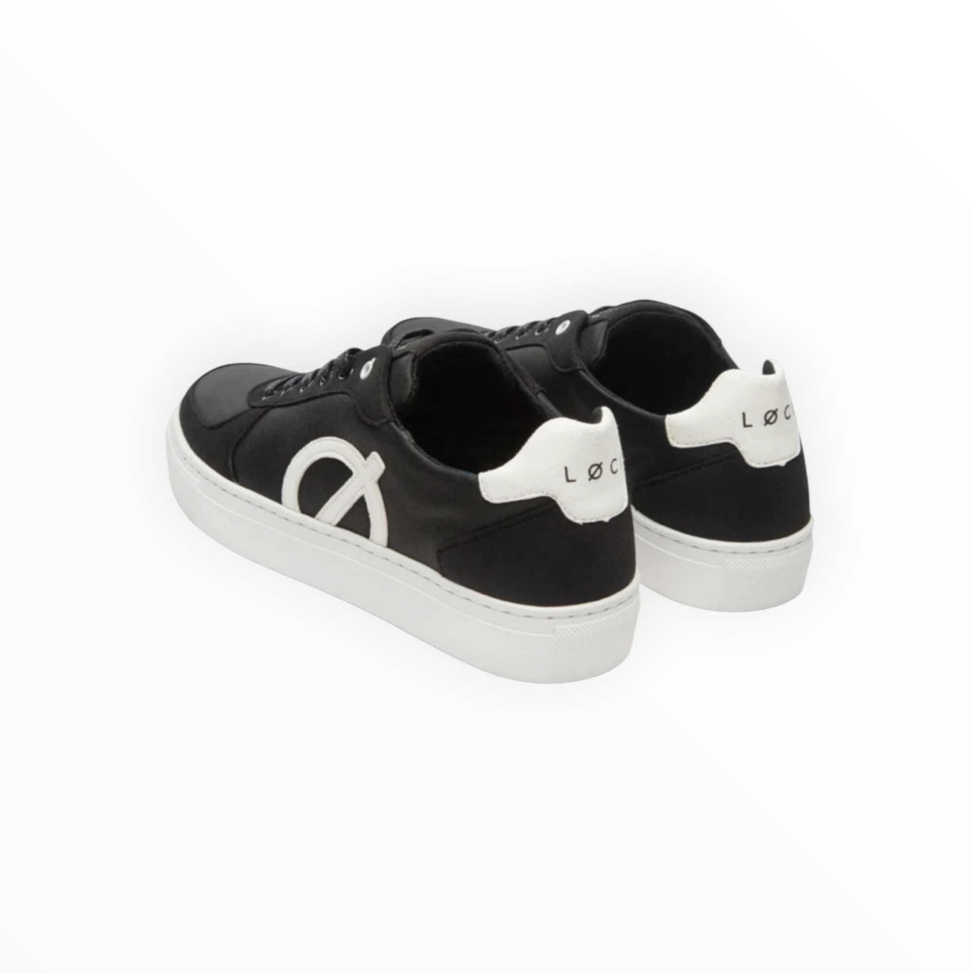 LØCI Classic Sneaker - Black/White