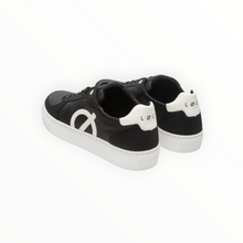 LØCI Classic Sneaker - Black/White