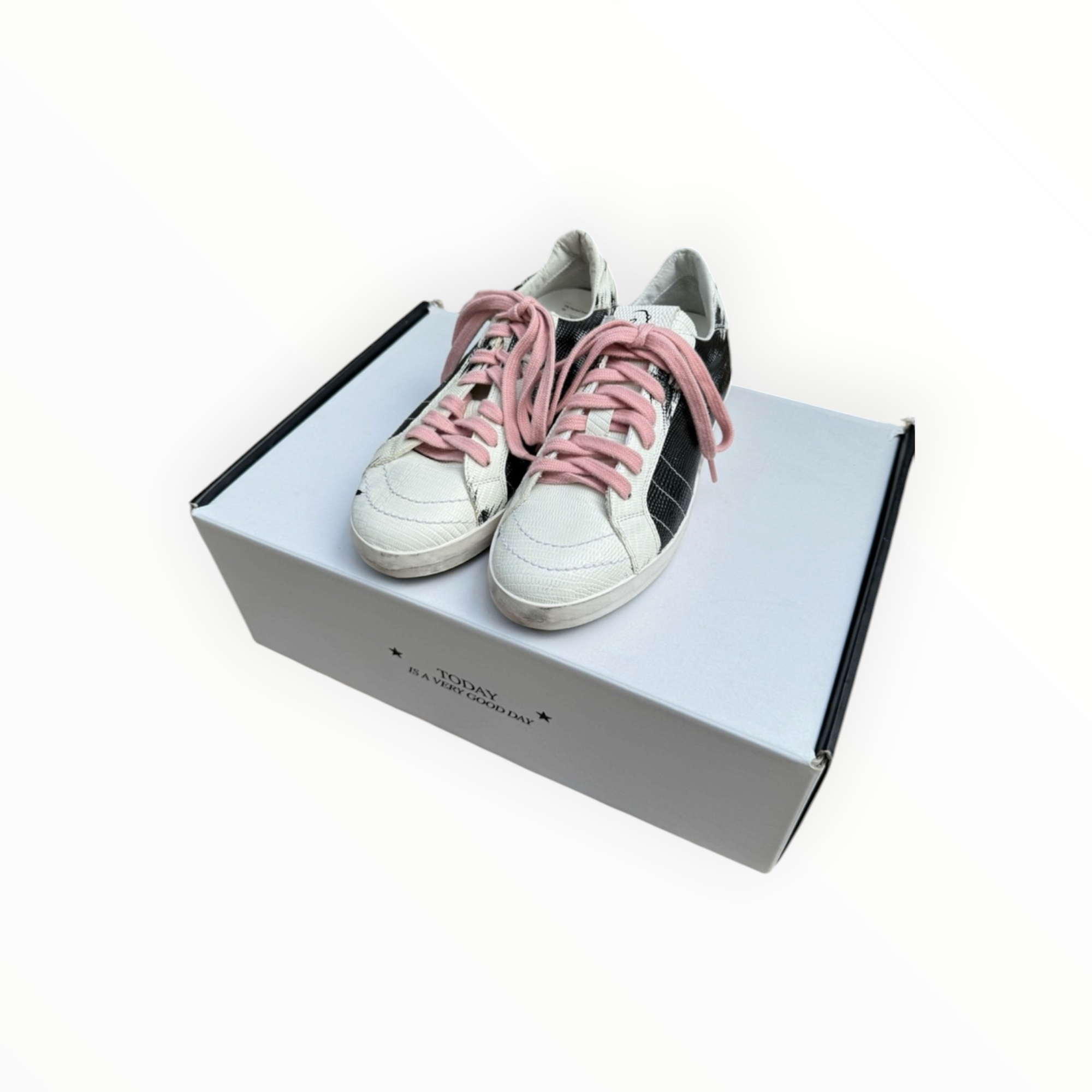 Primabase Painted Sneaker W/Pink Laces - White