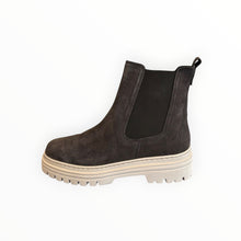 Gabor Chunky Chelsea Boots