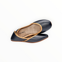 FUCHSIA Classic Flats - Black