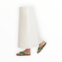 BERNARDO Miami Thong Sandal Kelly Green Antique Calf