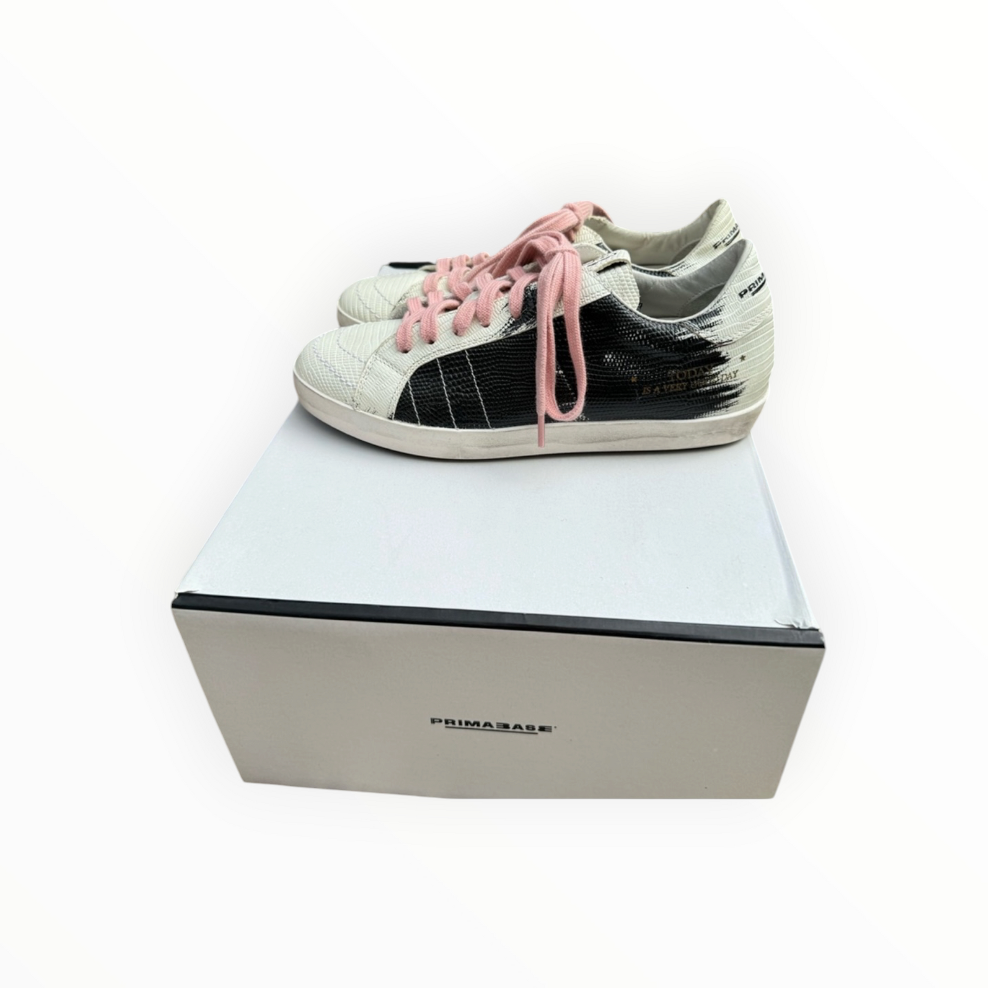 Primabase Painted Sneaker W/Pink Laces - White