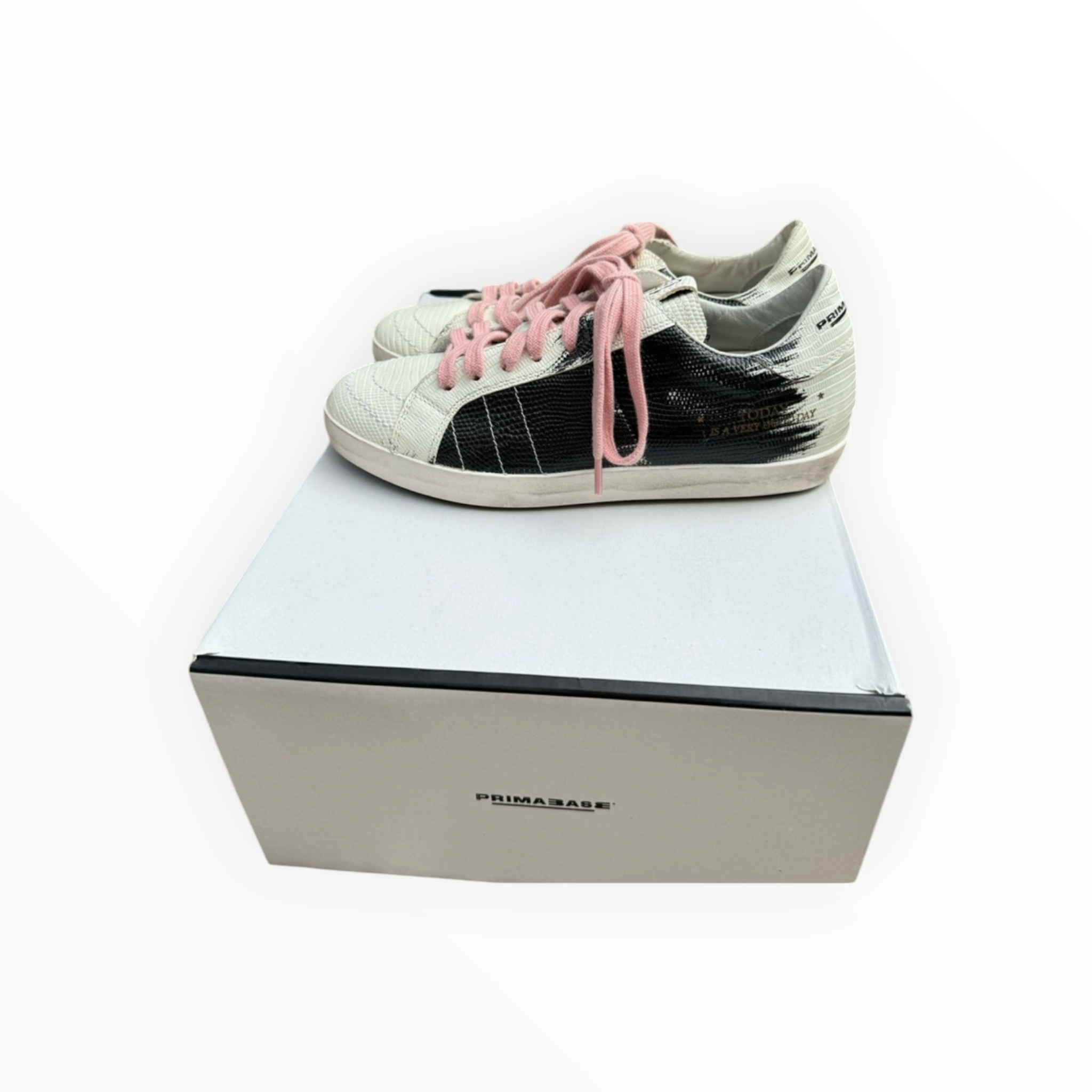 Primabase Painted Sneaker W/Pink Laces - White