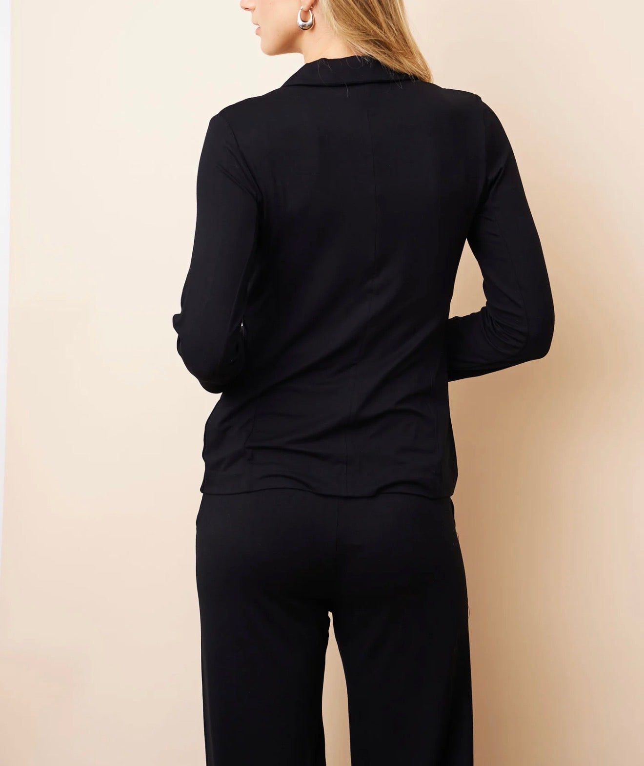 Majestic Filatures Soft Touch Two Button Blazer - Noir