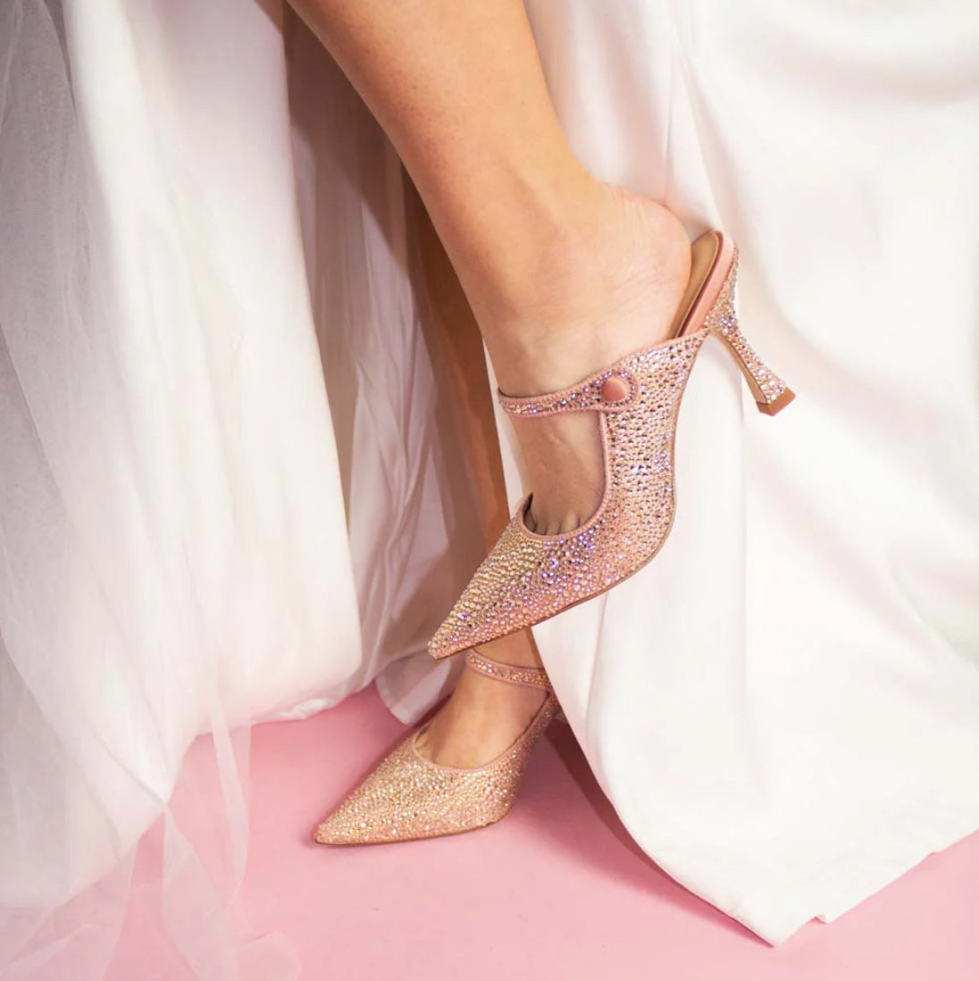 Lola Cruz Opera Blush Crystal Crystal Embellished Pump