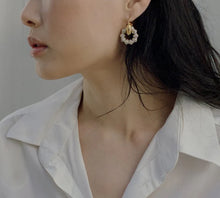 Pearl Octopuss.y Les Creoles Petites Earrings - Gold
