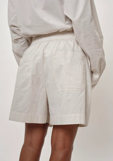Herskind Alma Shorts - Creme Pinstripe