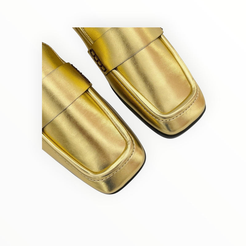 Beatrice b. Metallic Loafer - Gold
