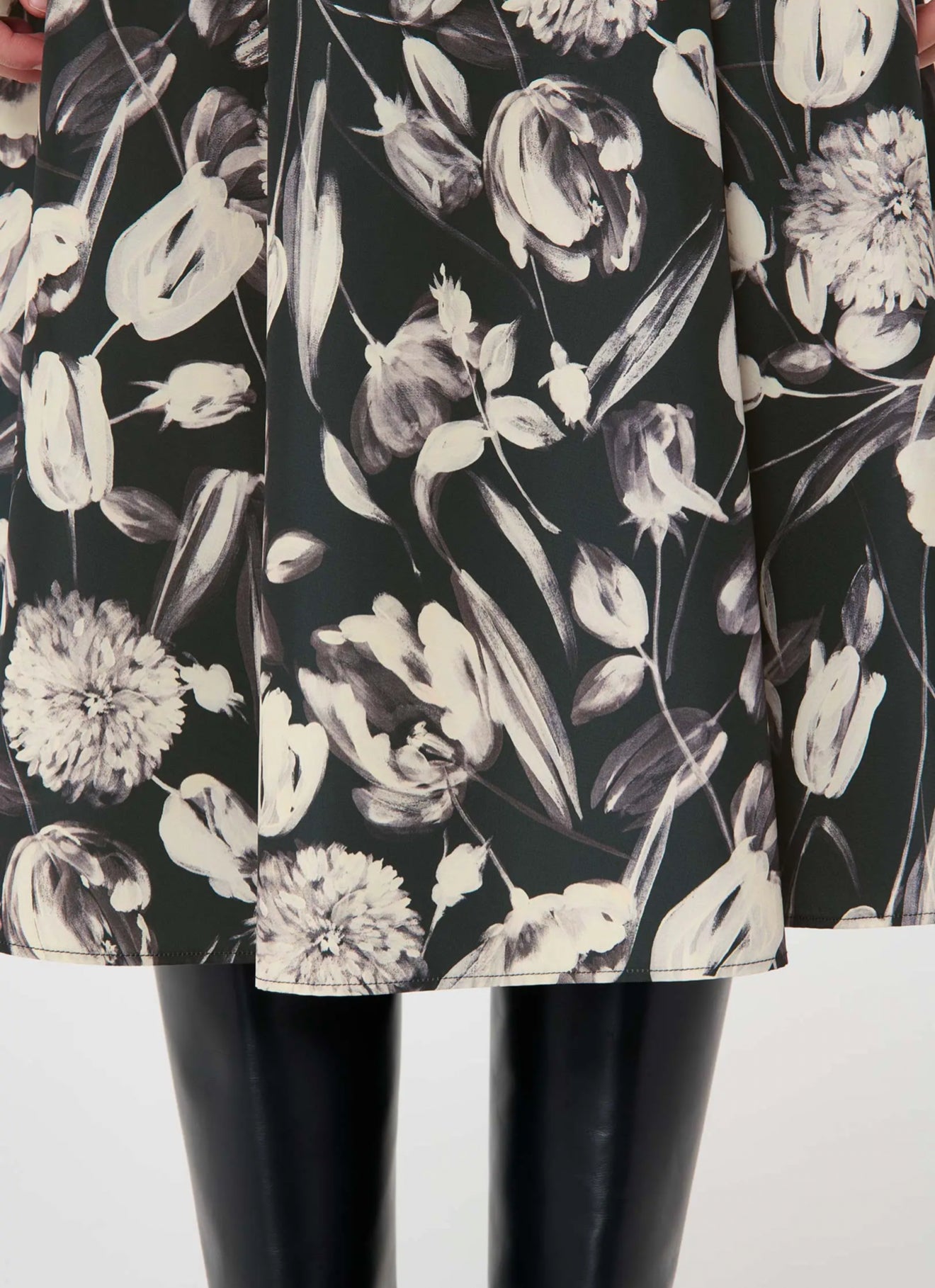 Tara Jarmon Joe Skirt - Black/Ecru