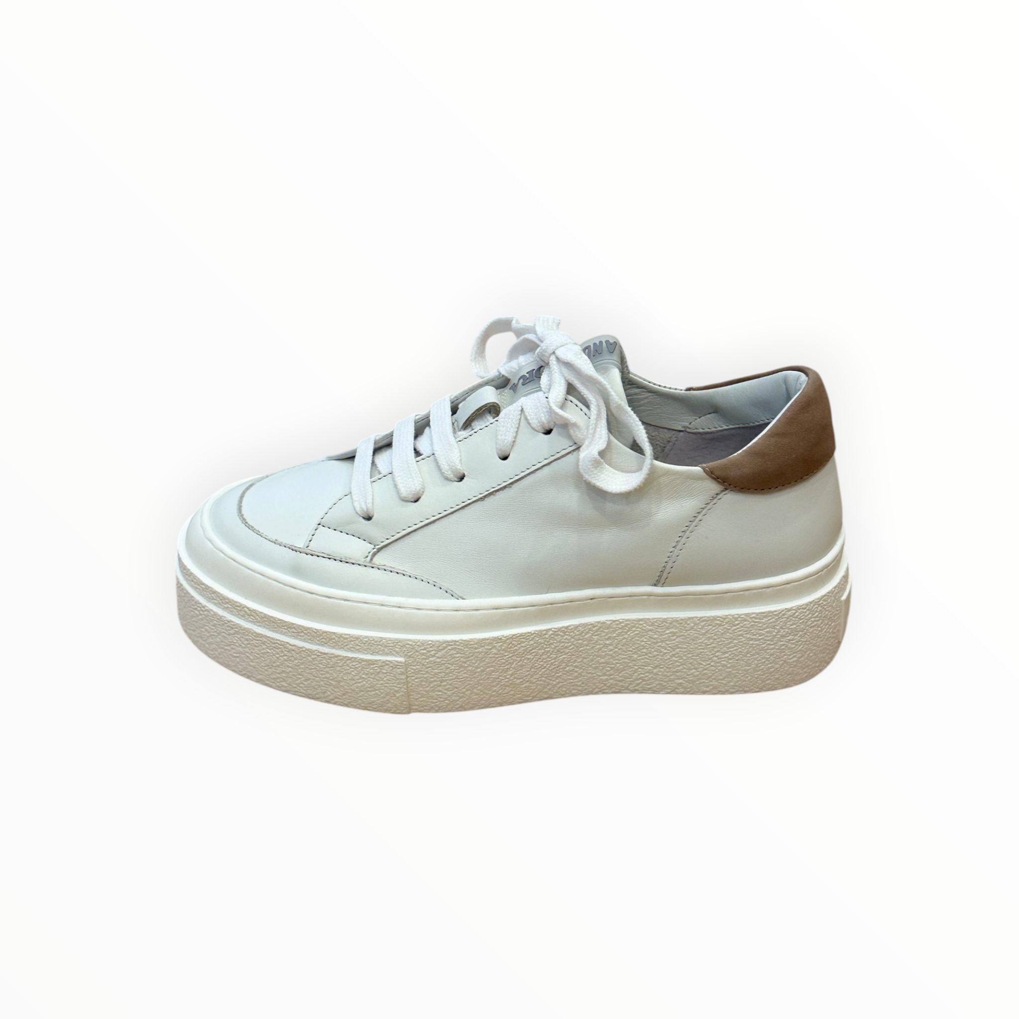 Andia Fora Izar Sneaker - White