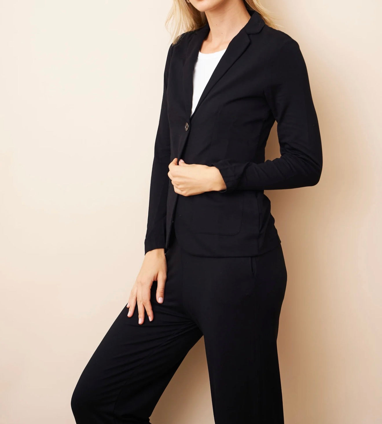 Majestic Filatures Soft Touch Two Button Blazer - Noir