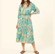 Omika Emerson Midi Dress - Lia Tropic