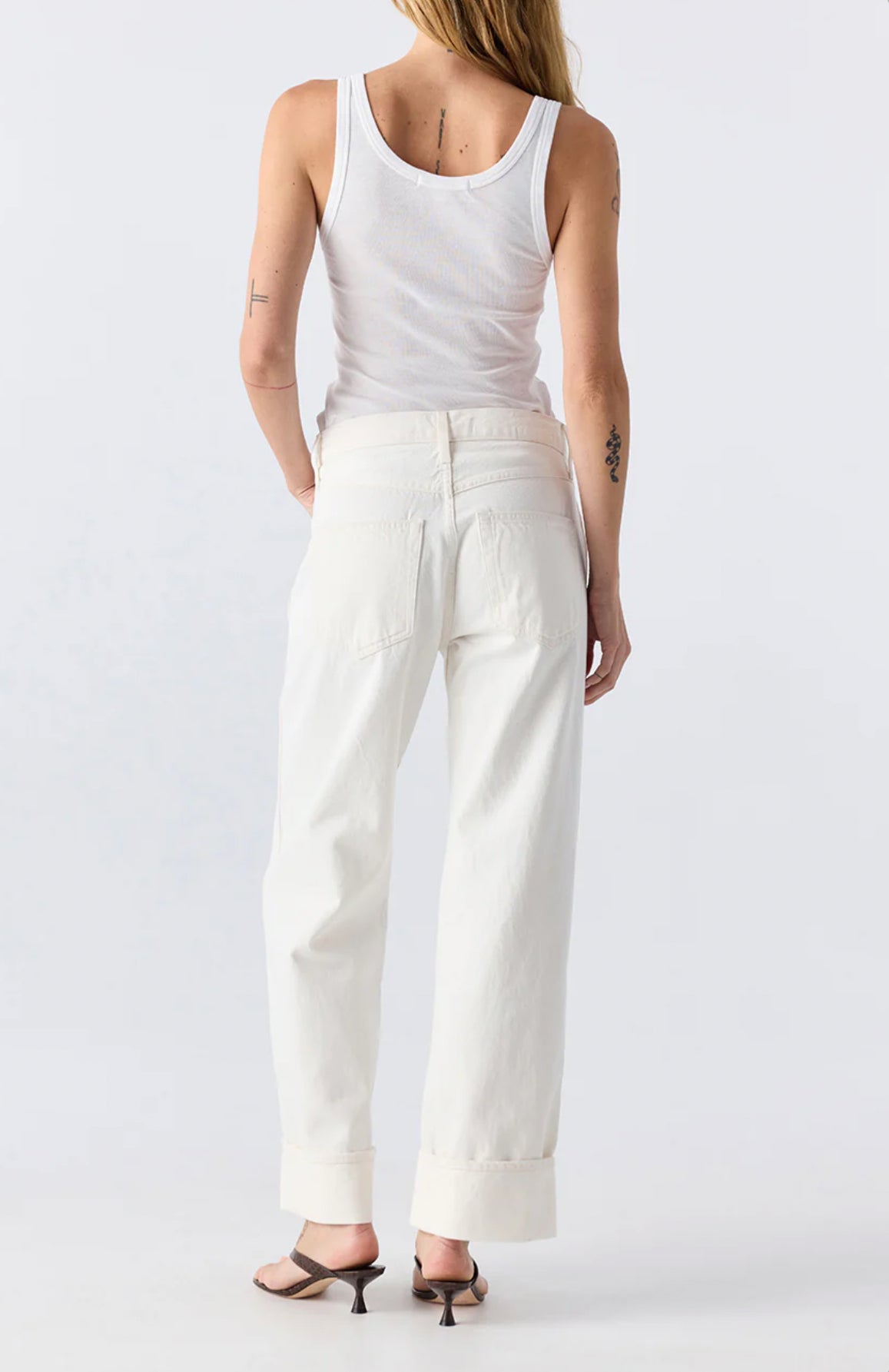 AMO Rosalind - White Lotus