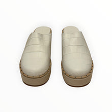 Frēda Salvador Suvi Clog - Beige Embossed Croc