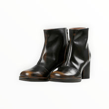 ALL BLACK Distressed Lady - Black