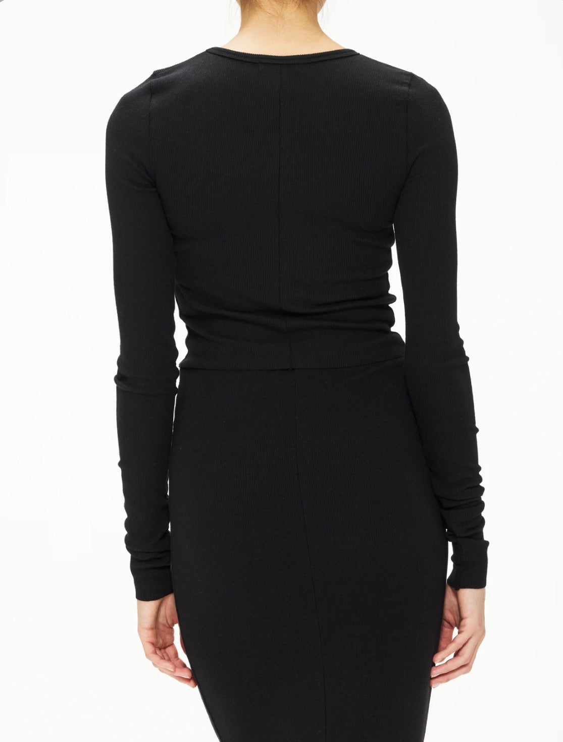 ÉTERNE Cropped Long Sleeve Fitted Top - Black