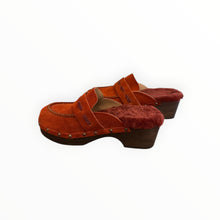 ANTiDOTi Suede Moky Clog - Rust