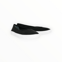 FUCHSIA Crossover Flats - Black