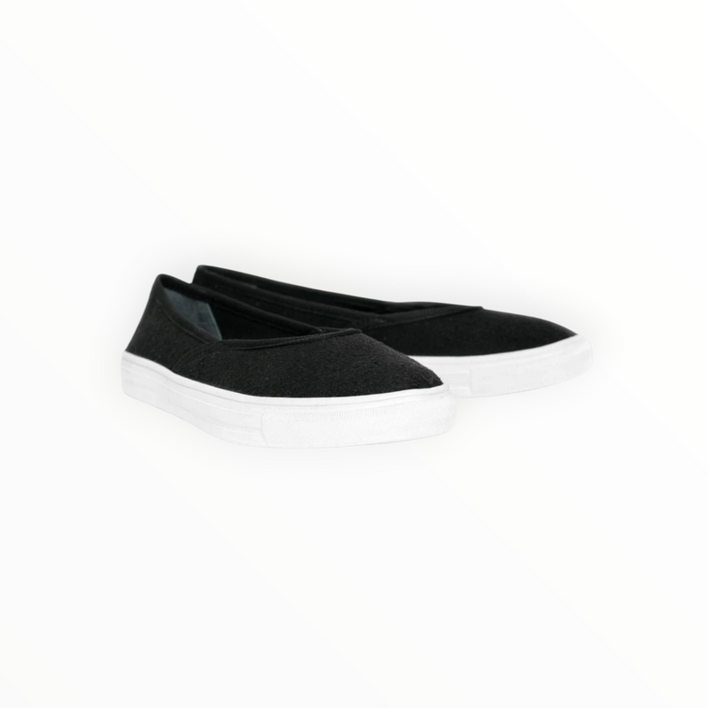 FUCHSIA Crossover Flats - Black