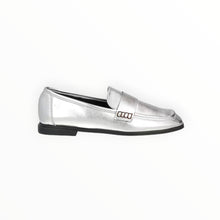Beatrice b. Metallic Loafer - Silver
