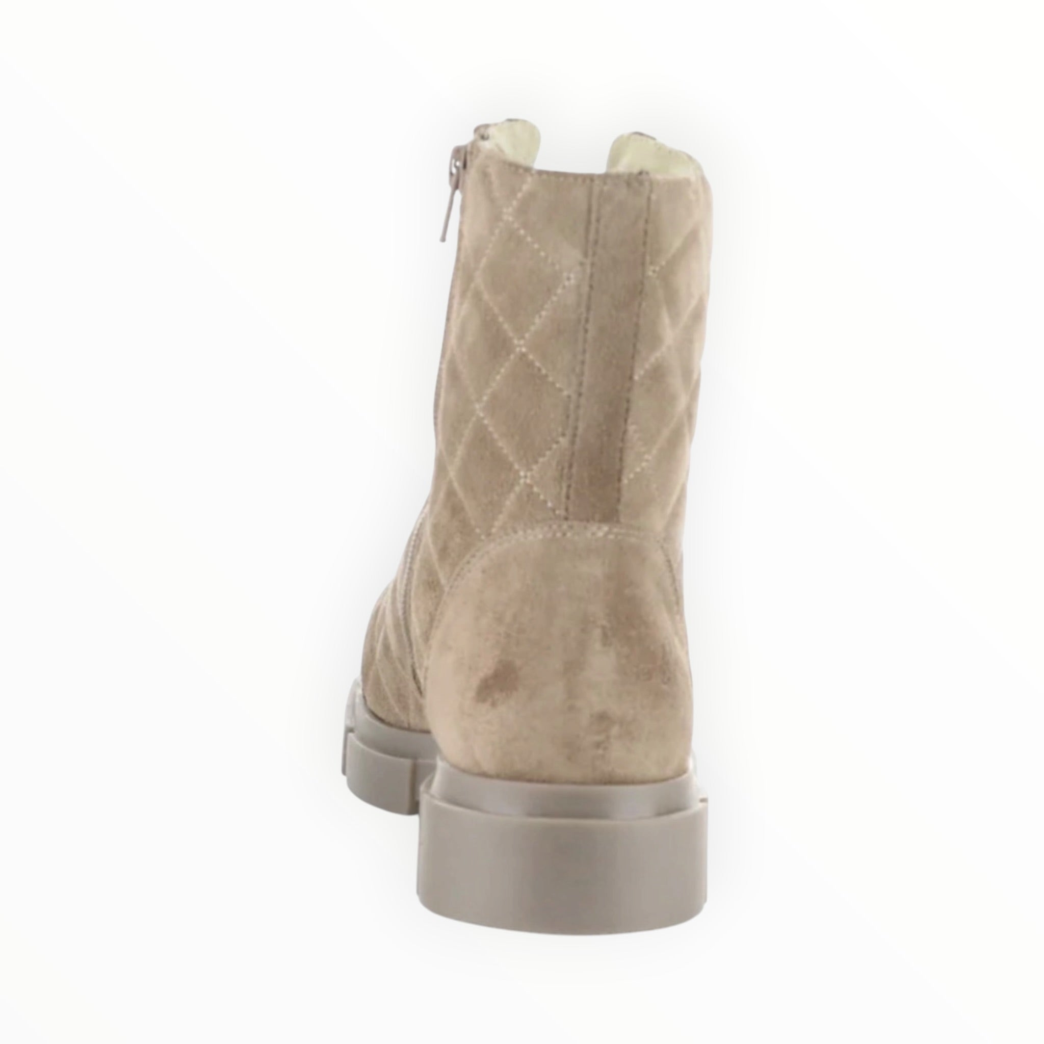 Bos. & Co. Lane Round Toe Boots - Sand