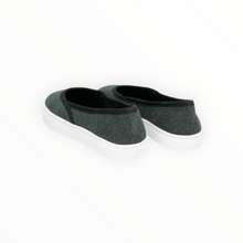 FUCHSIA Crossover Flats - Gray