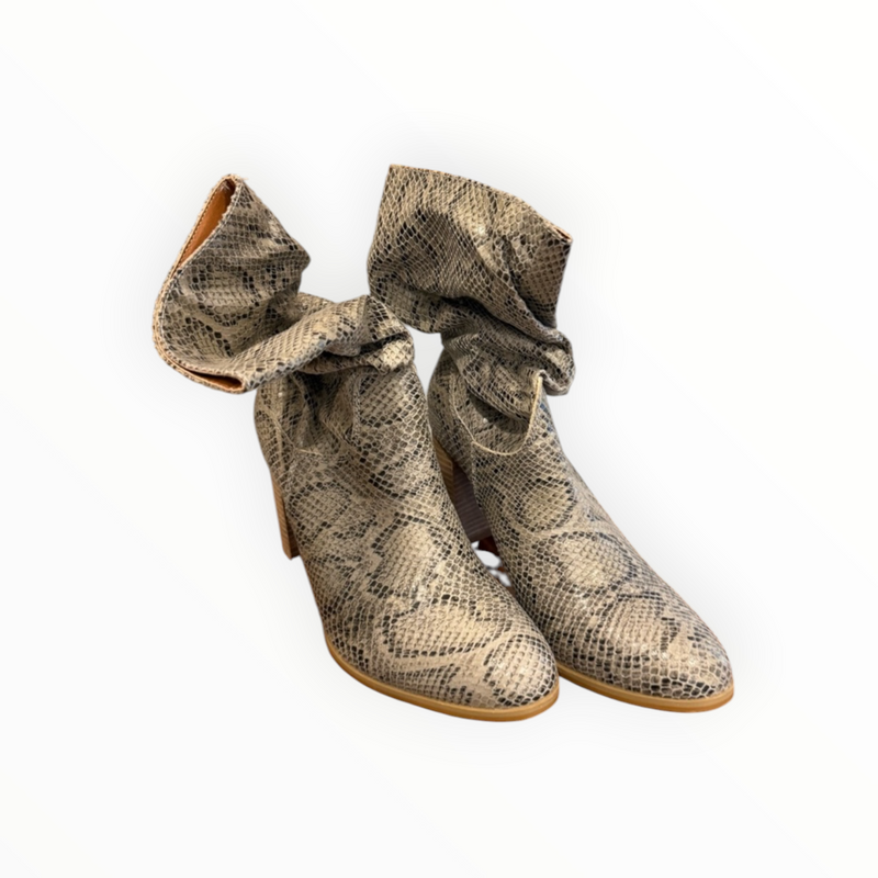Oasis Society The Teagan Slouchy Boot - Grey Snake