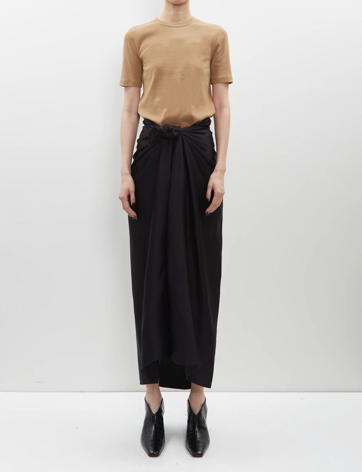TOTÊME Satin Knot Skirt - Black