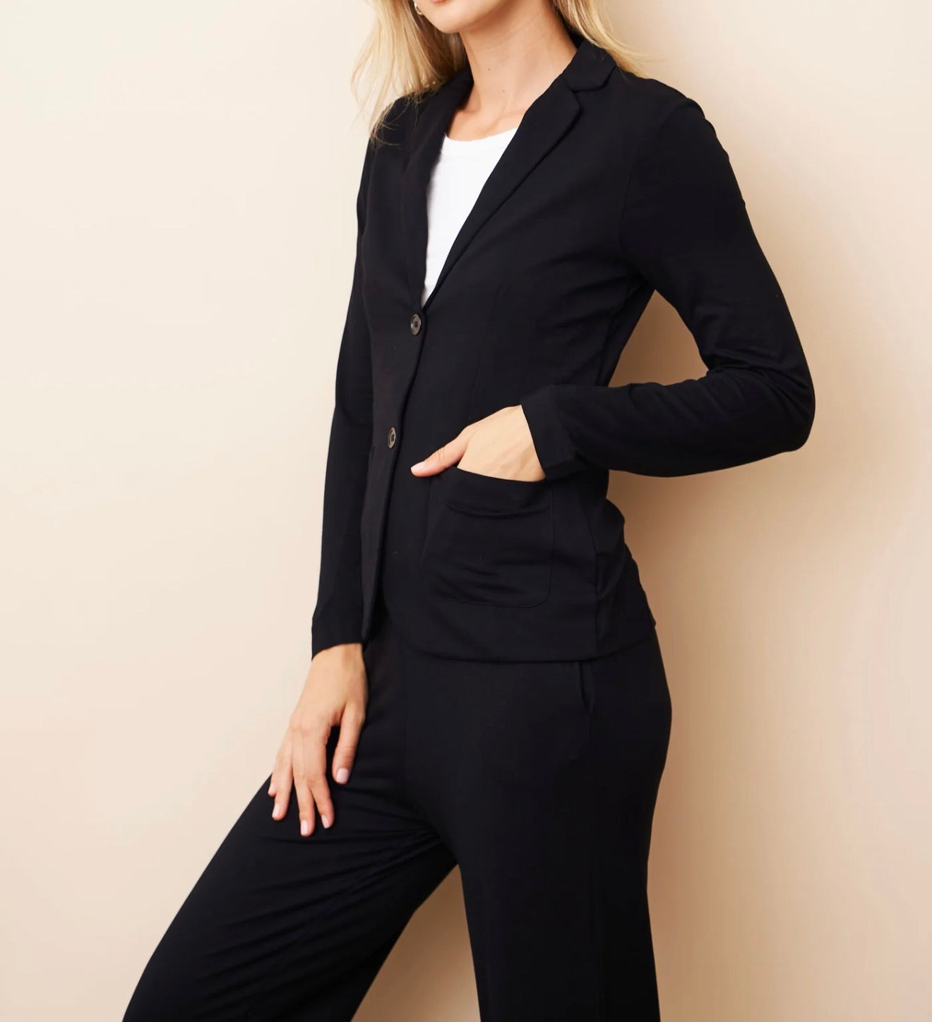 Majestic Filatures Soft Touch Two Button Blazer - Noir