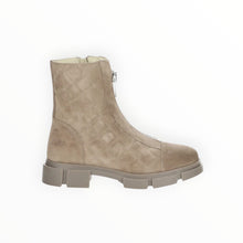 Bos. & Co. Lane Round Toe Boots - Sand