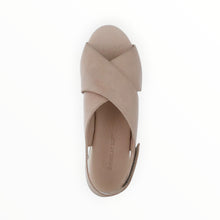 Chocolat Blu Glendora Criss Cross Platform Sandal - Nude