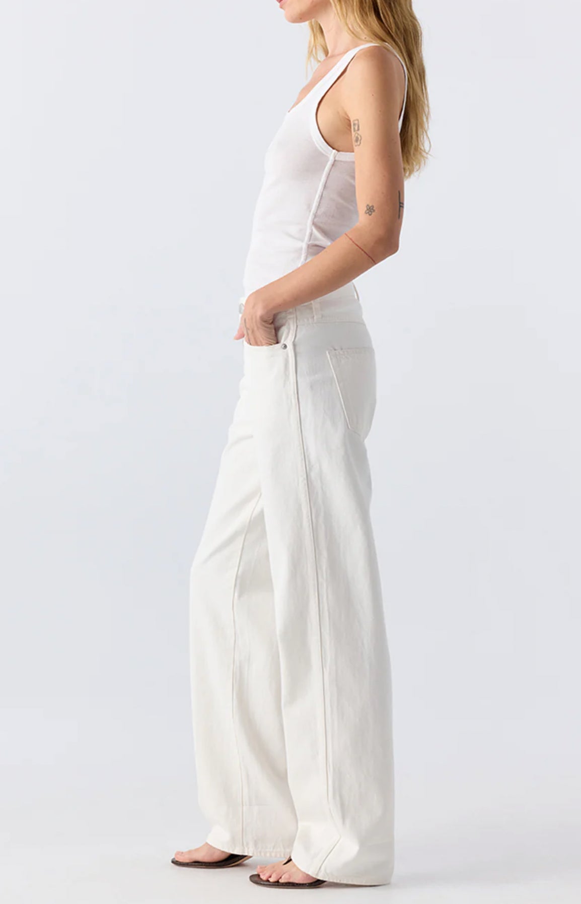 AMO Rosalind - White Lotus