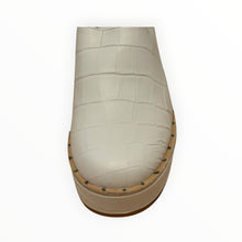 Frēda Salvador Suvi Clog - Beige Embossed Croc