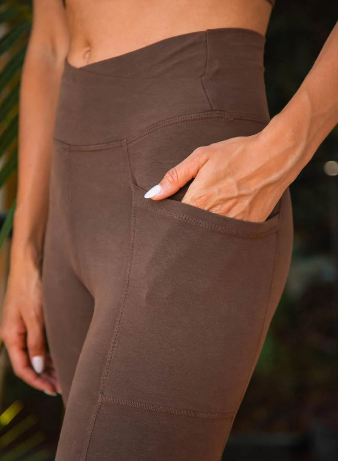 Electric & Rose Crossover Legging - Cocoa