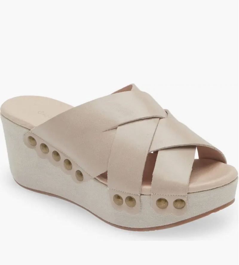 Chocolat Blu Yuki Wedge - Taupe