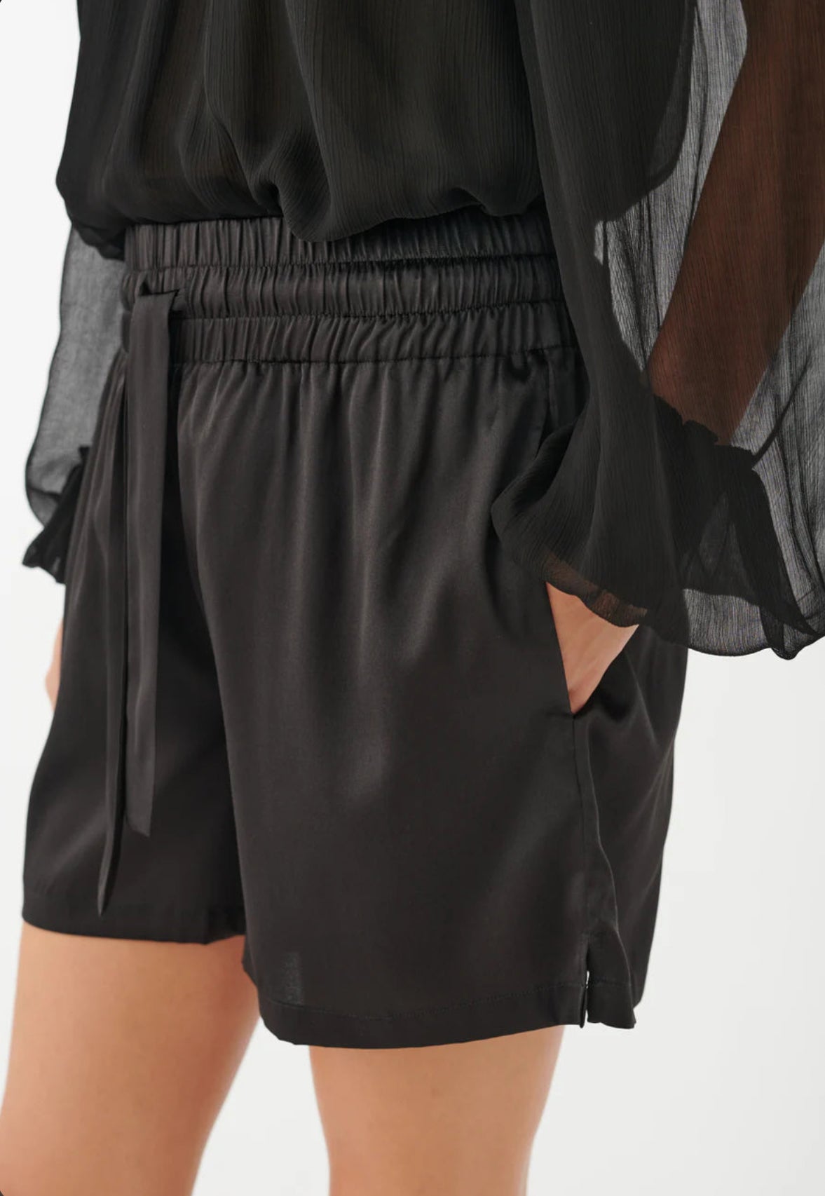 Dea Kudibal Mindydea Shorts - Black