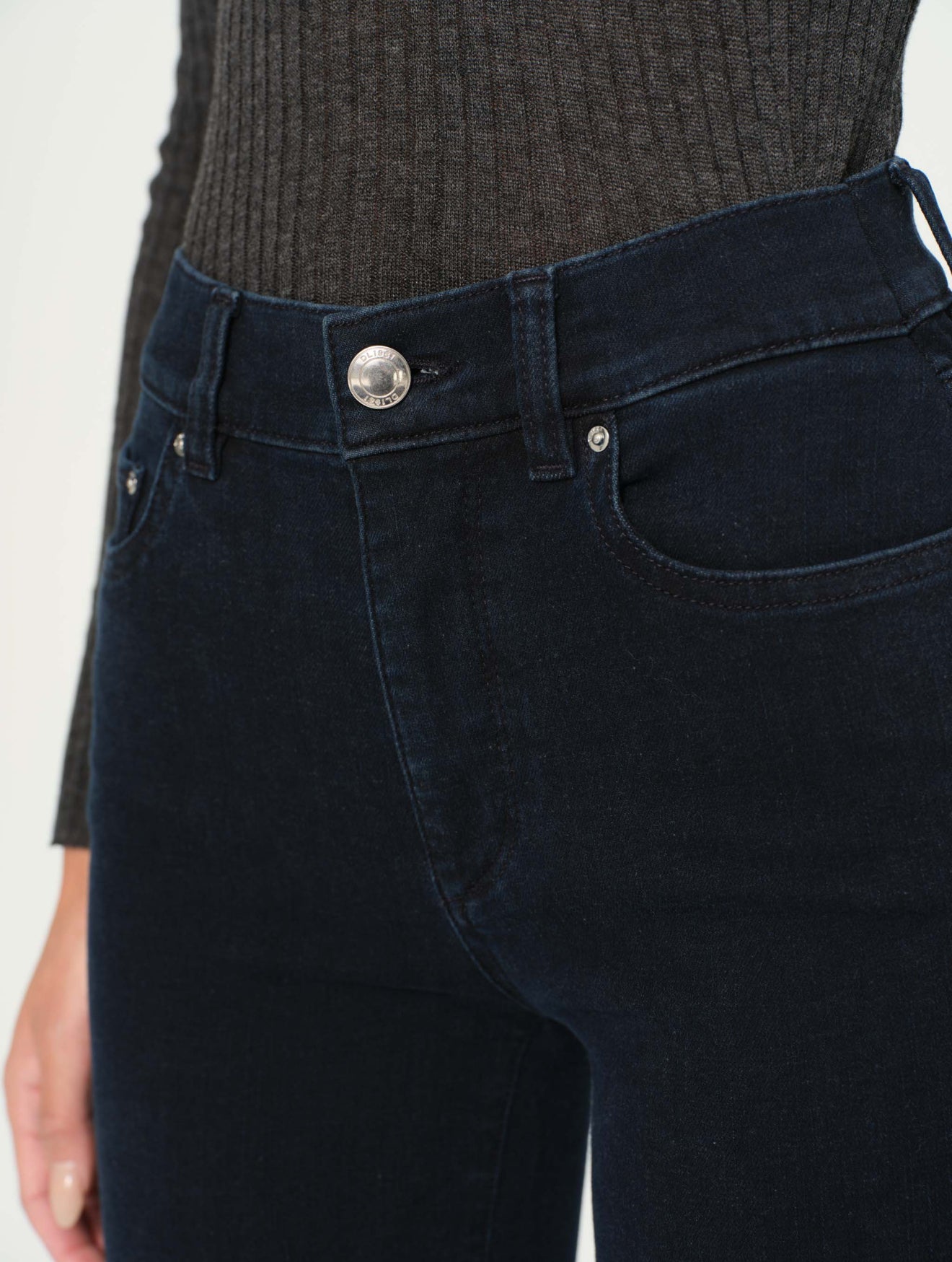 DL1961 Mara Straight Mid Rise Instasculpt Ankle Jean - Flatiron