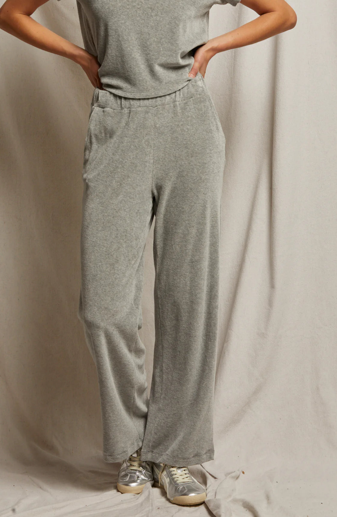 perfectwhitetee Holly Velour Sweatpant - Heather Grey