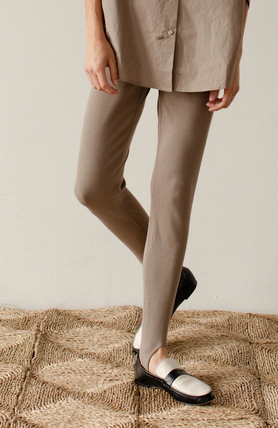 DONNI. Rib Stirrup Legging - Mushroom