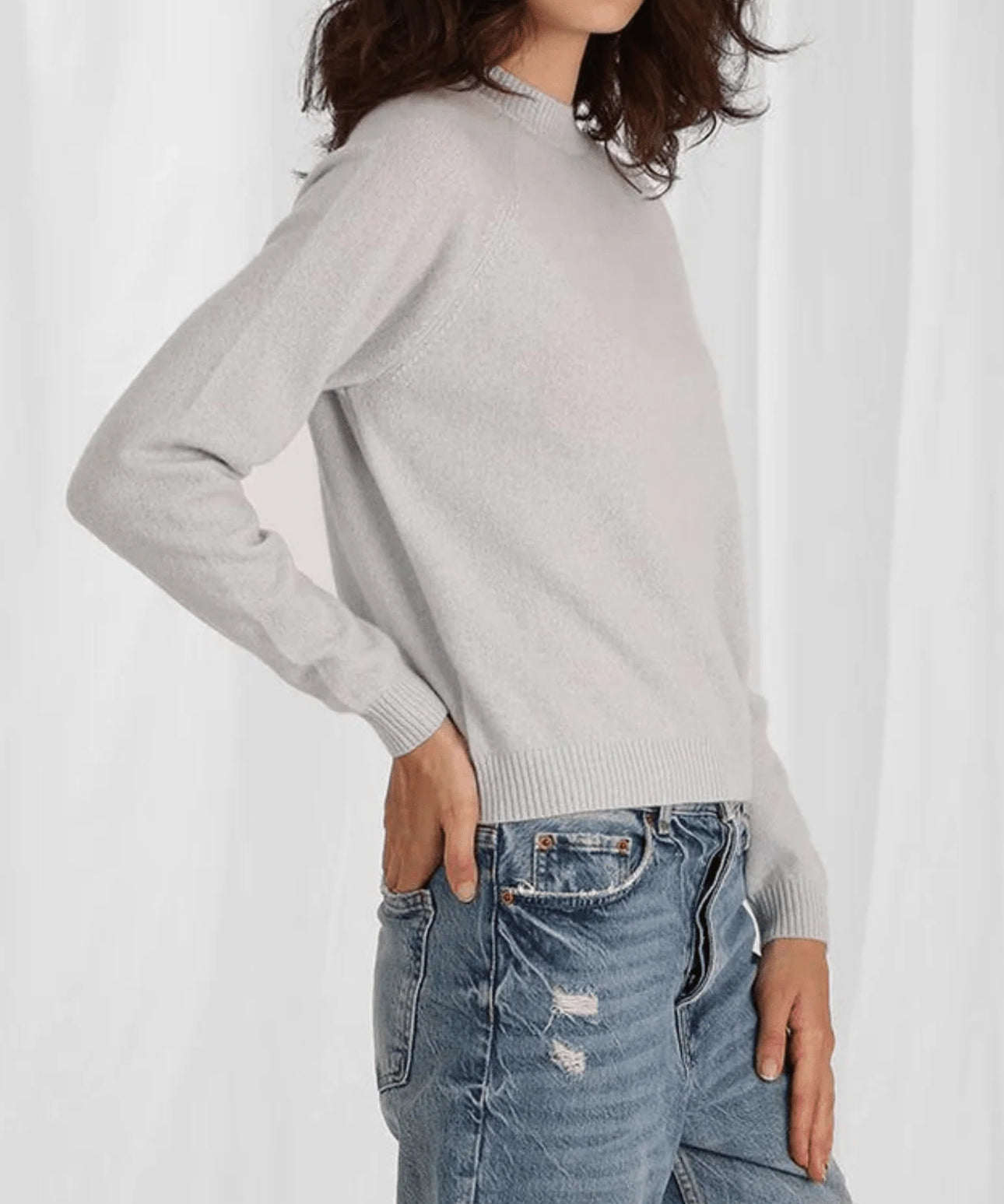 Minnie Rose Cashmere Long Sleeve Shrunken Crewneck Sweater - Light Heather Grey