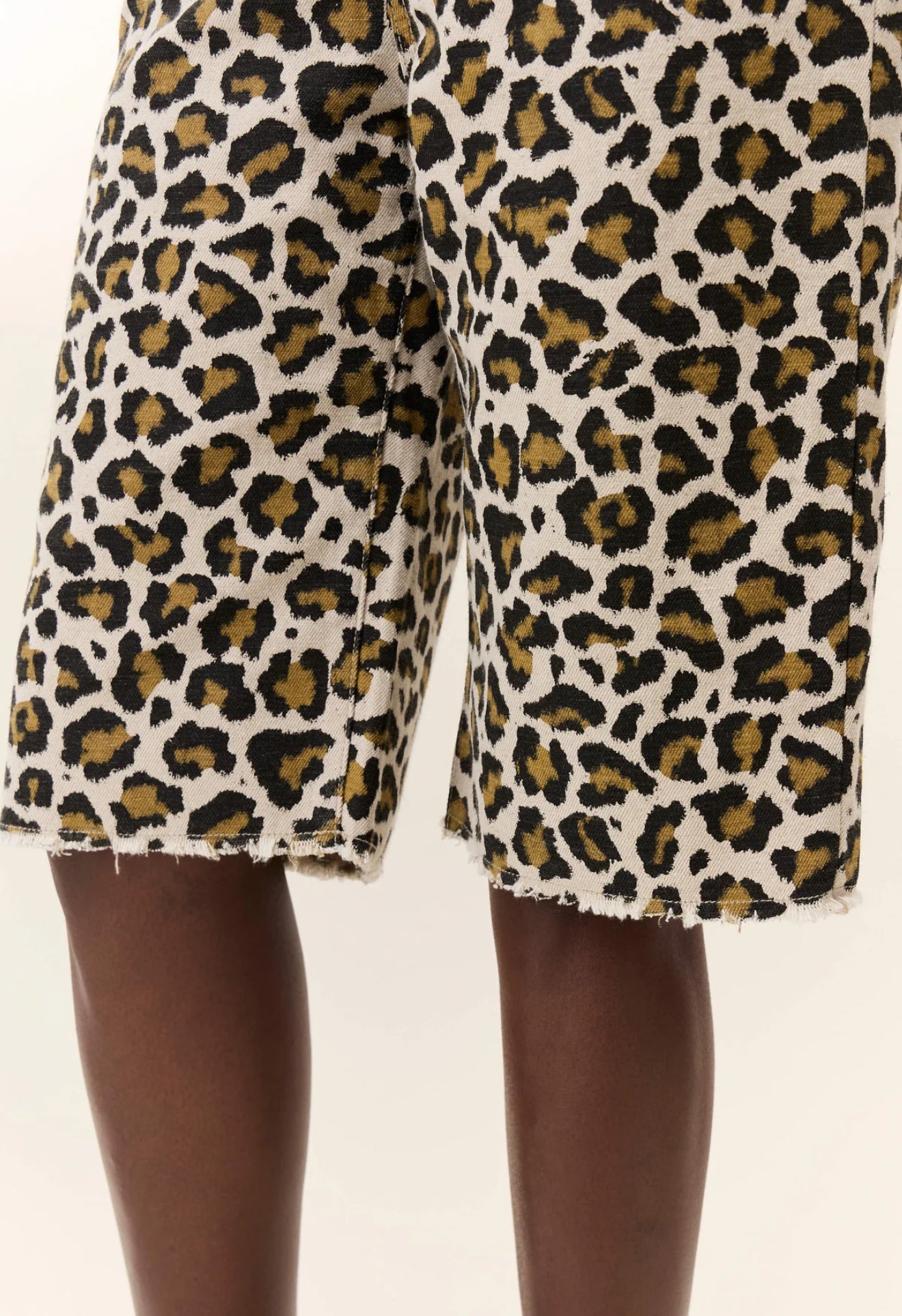 Leon & Harper Frankie Leo Beige Shorts