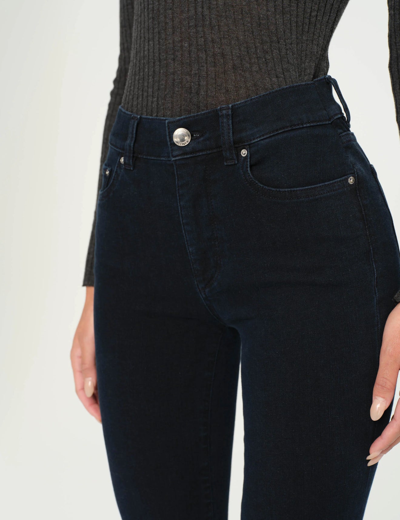 DL1961 Mara Straight Mid Rise Instasculpt Ankle Jean - Flatiron