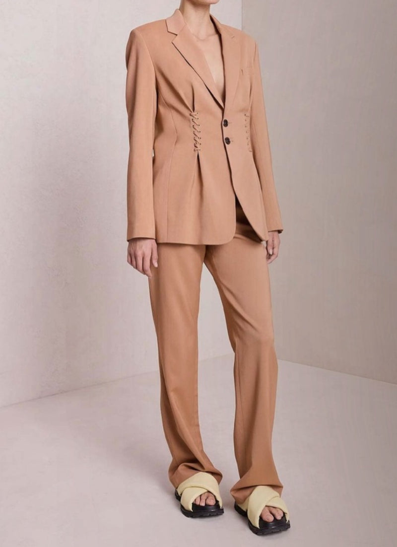 Closed slim fit mid rise
