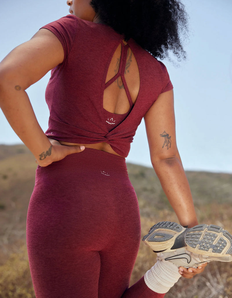 Beyond Yoga Featherweight Let Go Twist Back - Bordeux Heather