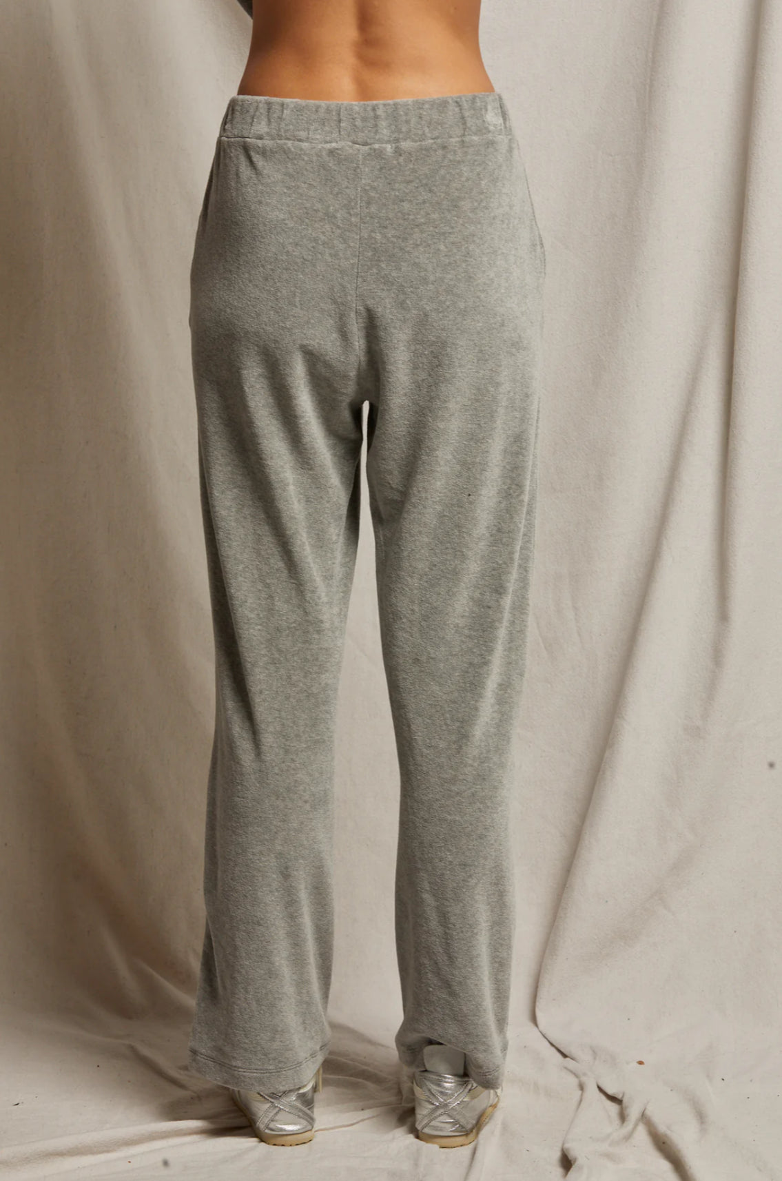 perfectwhitetee Holly Velour Sweatpant - Heather Grey