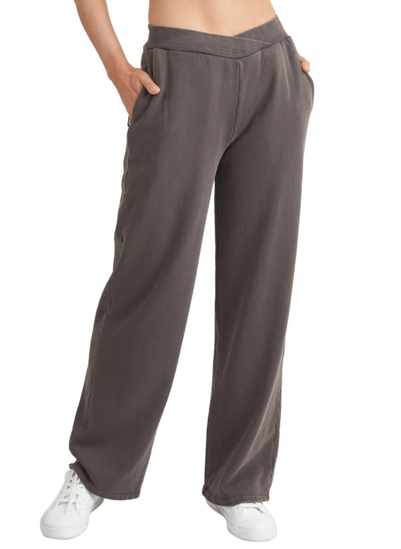Thrive Société Washed Wrap Waist Pant - Fudge
