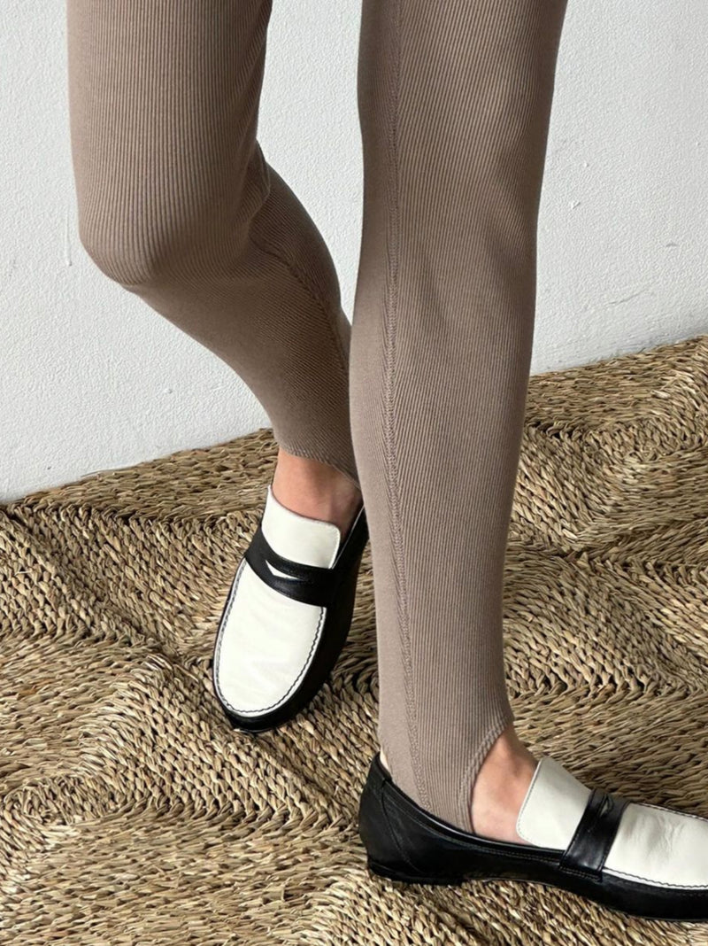 DONNI. Rib Stirrup Legging - Mushroom