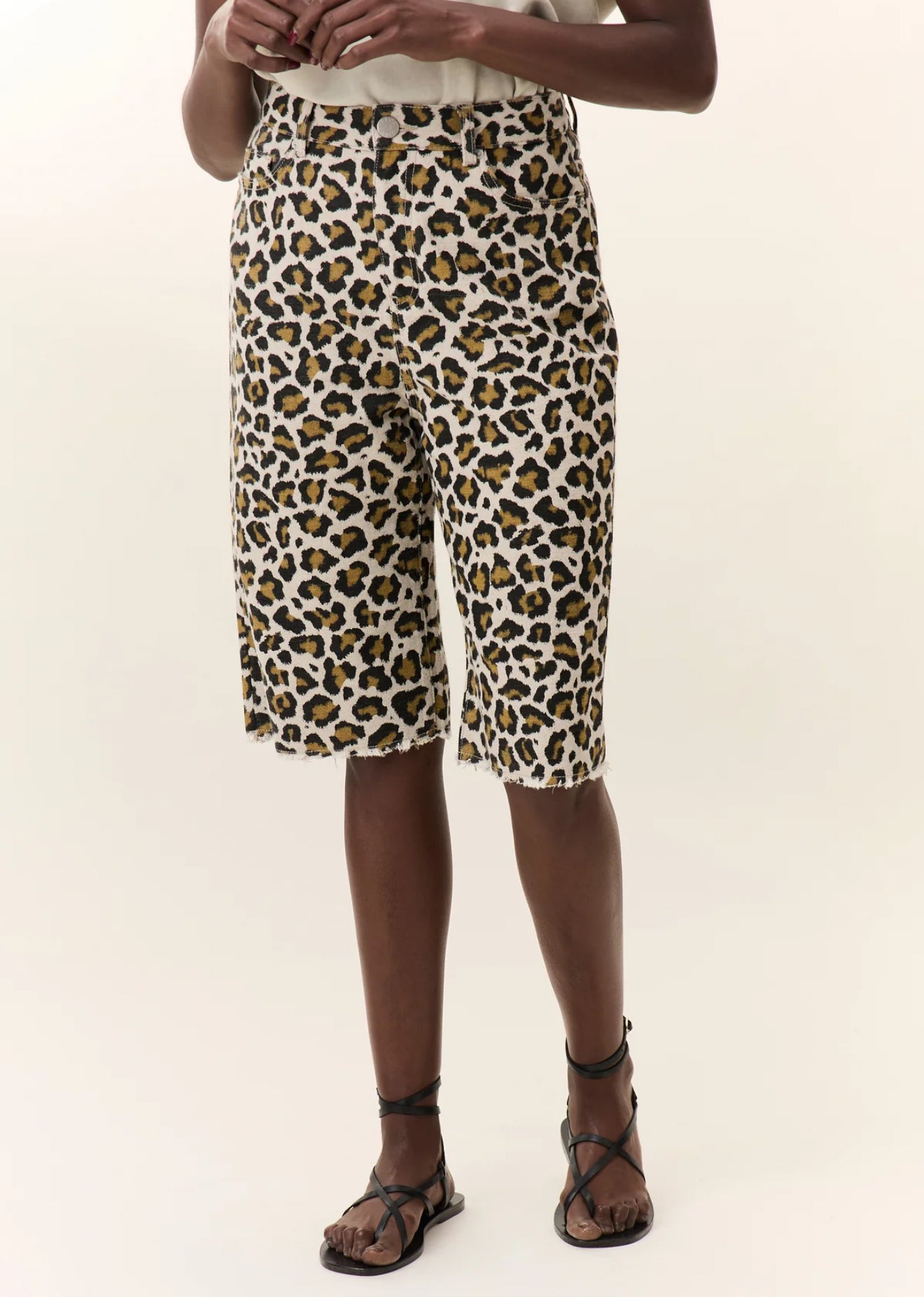 Leon & Harper Frankie Leo Beige Shorts